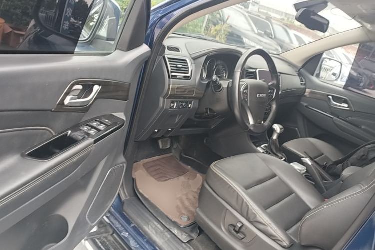 Used Isuzu D-MAX 2020 1.9T 4x4 Automatic Luxury Edition China VI Standard RZ4E Hi-Power Driver Seat