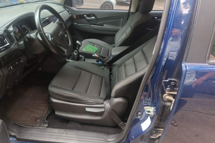 Used Isuzu D-MAX 2020 1.9T Two-Wheel Drive Manual Comfort Version China VI Standard RZ4E Hi-Power Driver Seat