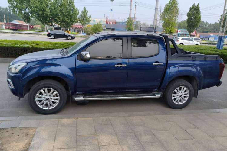 Used Isuzu D-MAX 2020 1.9T Two-Wheel Drive Automatic Comfort Edition China VI Standard RZ4E Hi-Power Exterior 3