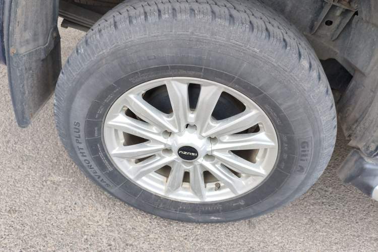 Used Isuzu D-MAX 2020 1.9T Two-Wheel Drive Automatic Comfort Edition China VI Standard RZ4E Hi-Power Exterior 8