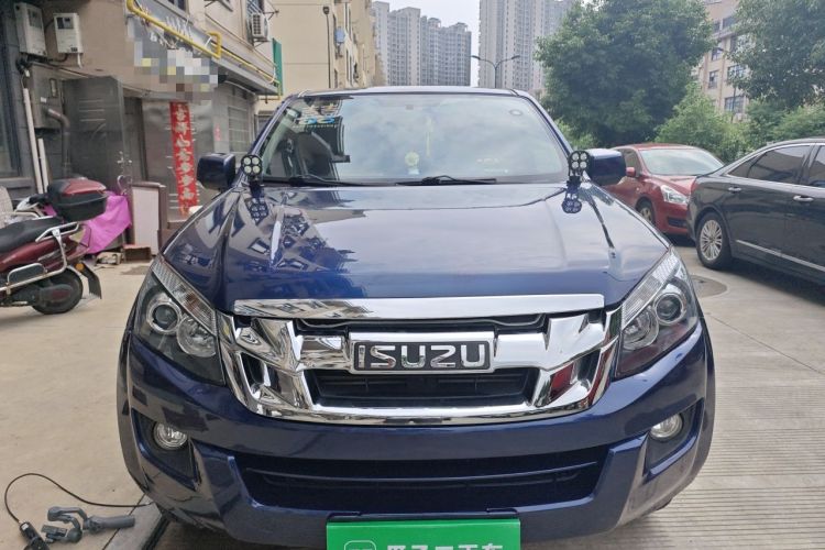 Used Isuzu D-MAX 2020 2.5T 4WD Manual Navigation Version China VI Standard Extended Length JE4D25Q6A Front