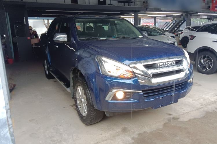 Used Isuzu D-MAX 2020 1.9T 4x4 Automatic Comfort Edition China VI Standard RZ4E Hi-Power Front Right 45 Deg
