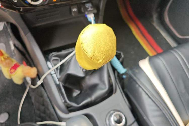 Used Isuzu D-MAX 2020 2.5T 4WD Manual Navigation Version China VI Standard Extended Length JE4D25Q6A Gear Lever