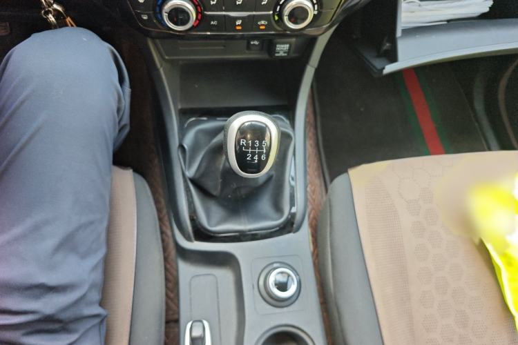 Used Isuzu D-MAX 2020 2.5T 4WD Manual Navigation Version China VI Standard Extended Length JE4D25Q6A Gear Lever