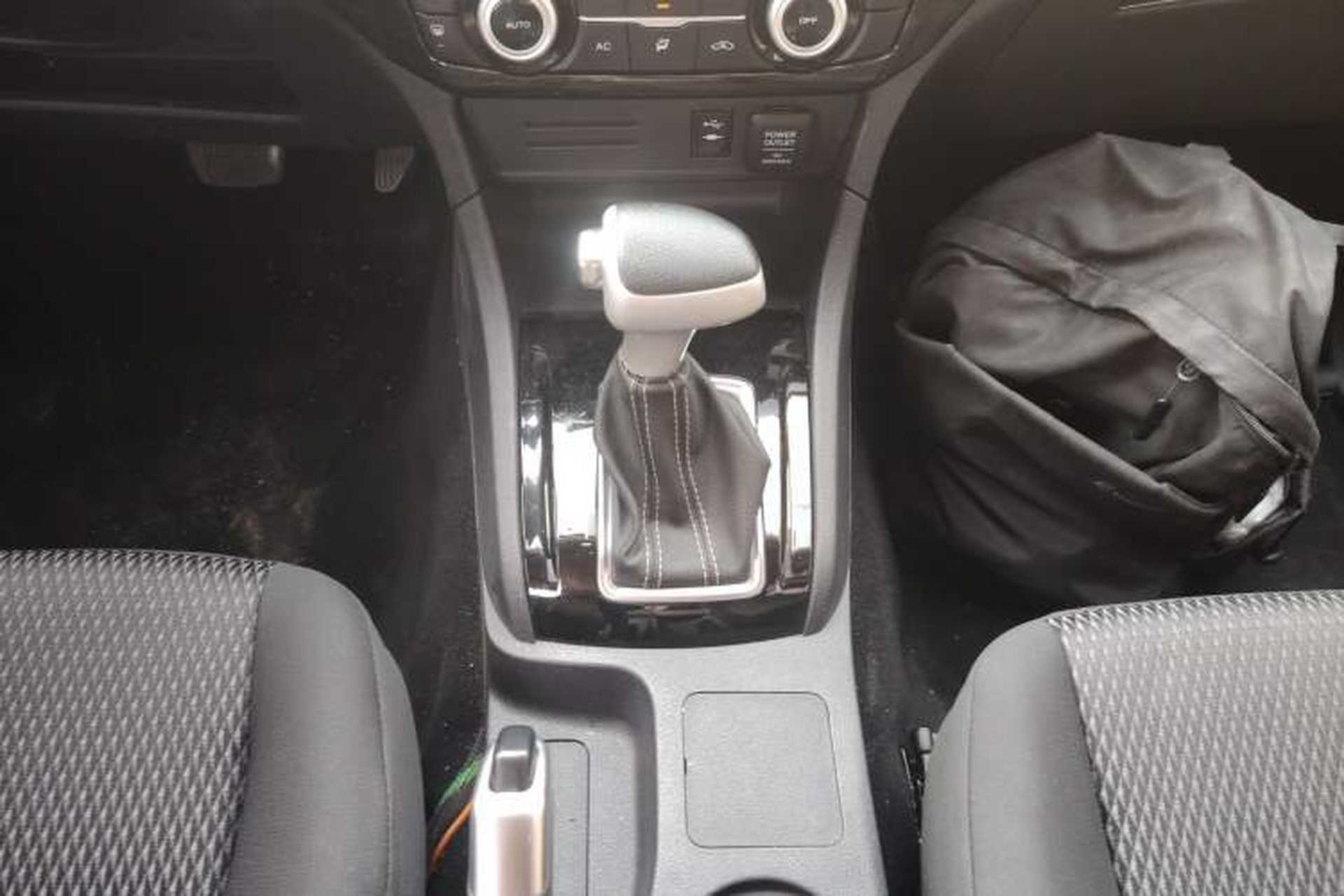Used Isuzu D-MAX 2020 1.9T Two-Wheel Drive Automatic Comfort Edition China VI Standard RZ4E Hi-Power Gear Lever