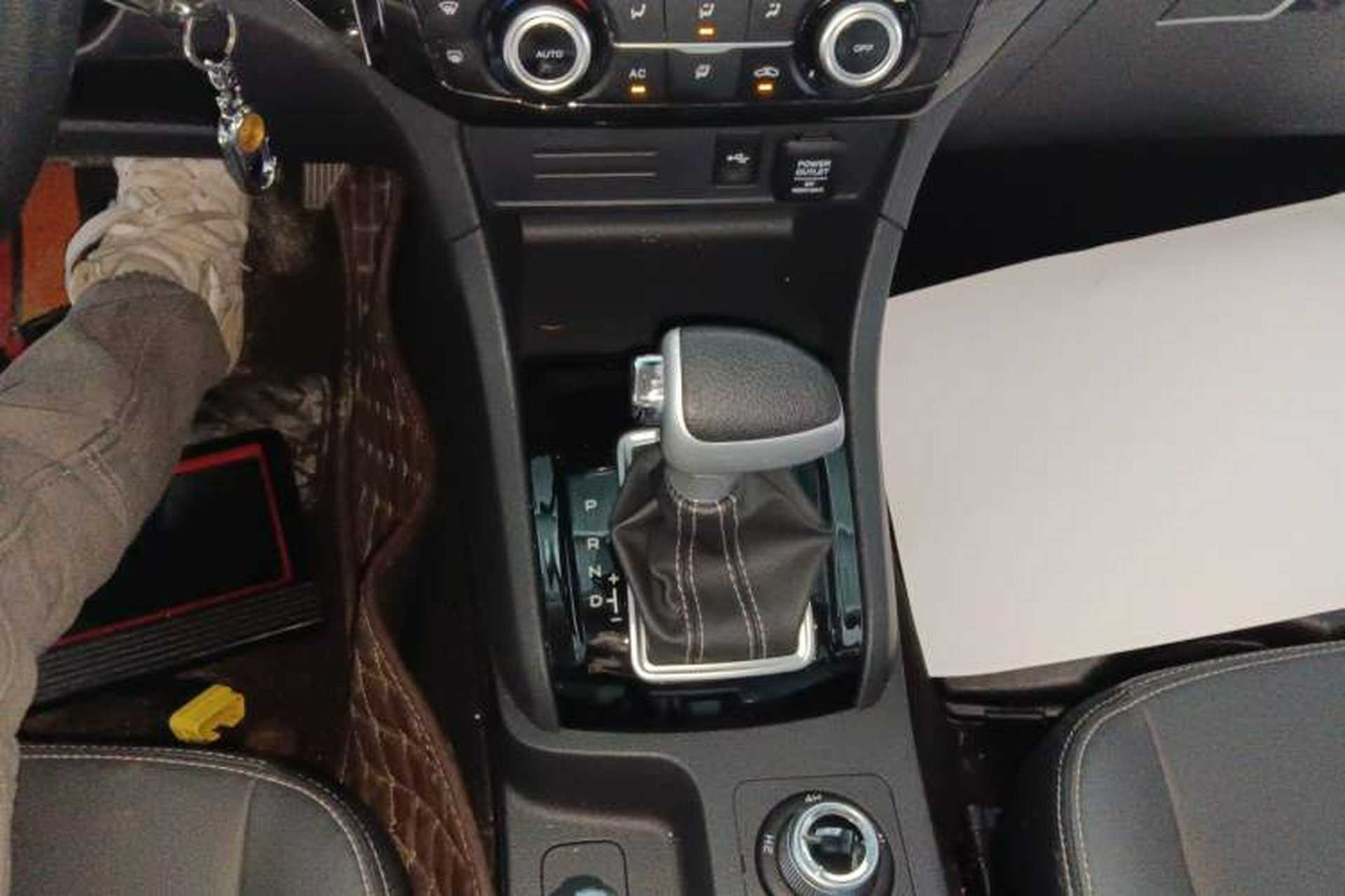 Used Isuzu D-MAX 2020 1.9T 4x4 Automatic Comfort Edition China VI Standard RZ4E Hi-Power Gear Lever