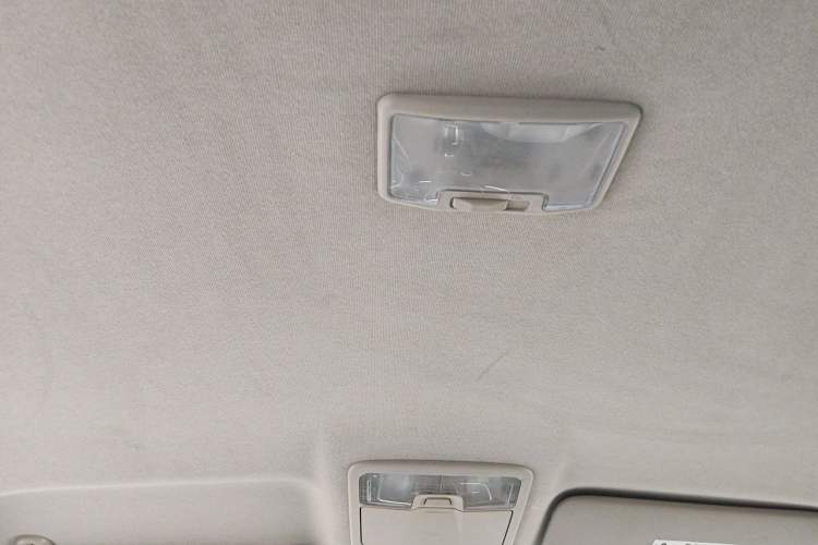 Used Isuzu D-MAX 2020 2.5T Two-Wheel Drive Automatic Flagship Edition China VI Standard Extended Version JE4D25Q6A Headliner