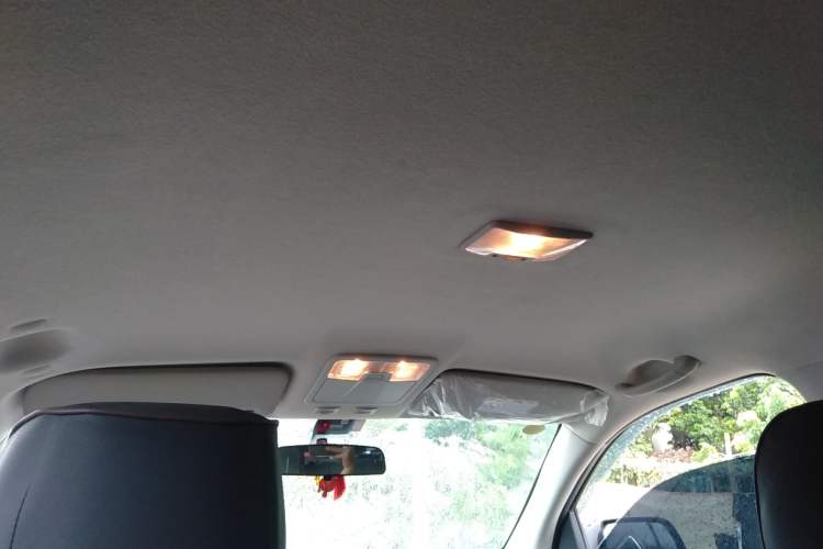 Used Isuzu D-MAX 2020 2.5T 4WD Manual Navigation Version China VI Standard Extended Length JE4D25Q6A Headliner