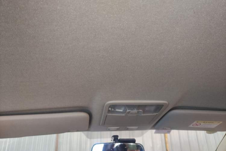 Used Isuzu D-MAX 2020 2.5T Two-Wheel Drive Automatic Navigation Version China VI Emission Standard Extended Length JE4D25Q6A Headliner