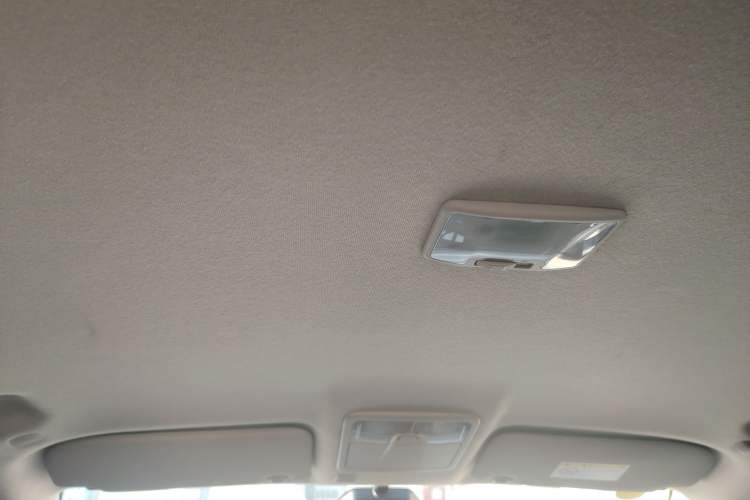 Used Isuzu D-MAX 2020 1.9T Two-Wheel Drive Automatic Comfort Edition China VI Standard RZ4E Hi-Power Headliner