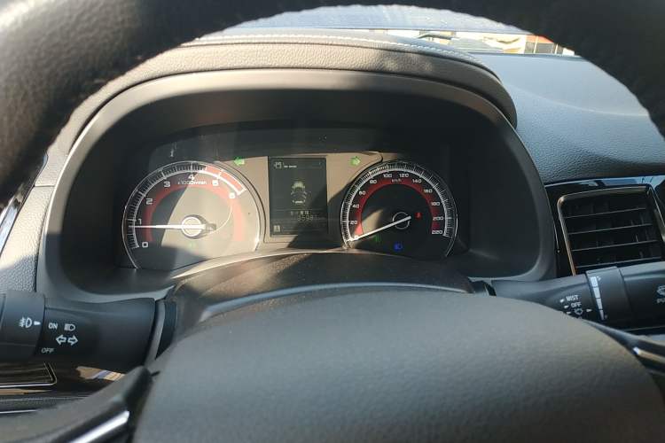 Used Isuzu D-MAX 2020 2.5T Two-Wheel Drive Manual Navigation Version China VI Standard Extended Length JE4D25Q6A Instrument Cluster