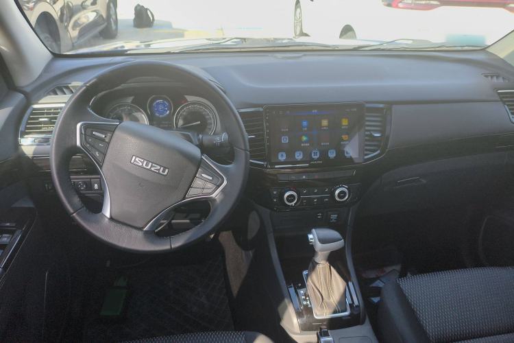 Used Isuzu D-MAX 2020 1.9T Two-Wheel Drive Automatic Comfort Edition China VI Standard RZ4E Hi-Power Interior 2