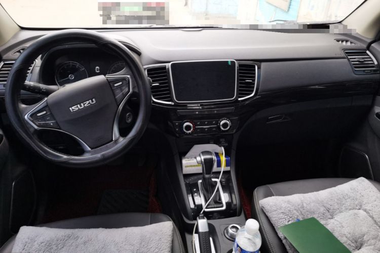 Used Isuzu D-MAX 2020 2.5T 4x4 Automatic Flagship Edition China VI JE4D25Q6A Interior 2