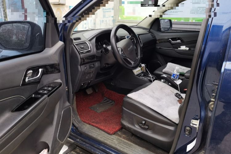 Used Isuzu D-MAX 2020 2.5T 4x4 Automatic Flagship Edition China VI JE4D25Q6A Interior 3