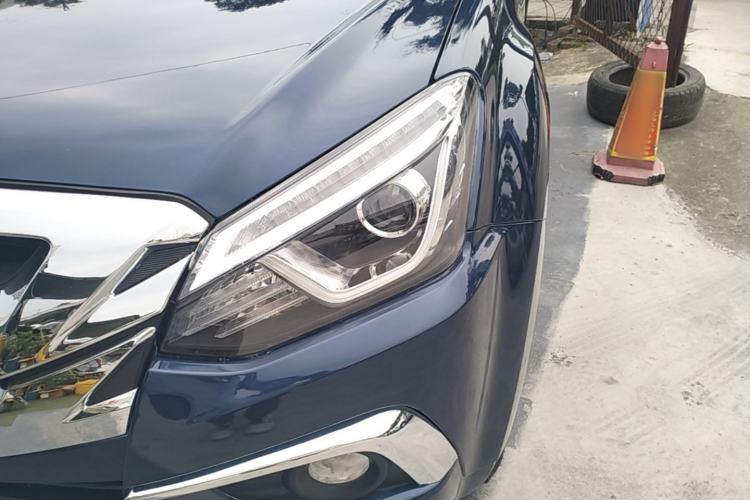 Used Isuzu D-MAX 2020 1.9T 4x4 Automatic Luxury Edition China VI Standard RZ4E Hi-Power Left Front Headlight