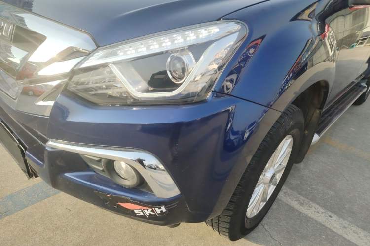 Used Isuzu D-MAX 2020 1.9T Two-Wheel Drive Automatic Comfort Edition China VI Standard RZ4E Hi-Power Left Front Headlight