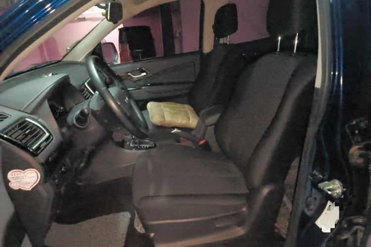 Used Isuzu D-MAX 2020 2.5T Two-Wheel Drive Automatic Navigation Version China VI Emission Standard Extended Length JE4D25Q6A Left Front Seat