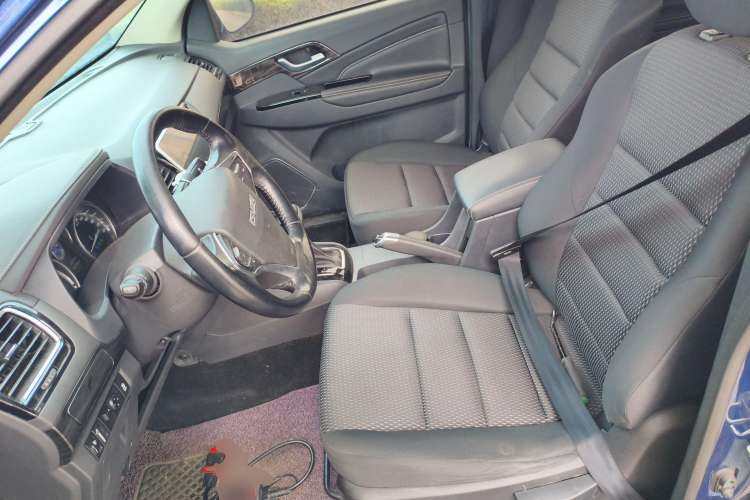 Used Isuzu D-MAX 2020 1.9T Two-Wheel Drive Automatic Comfort Edition China VI Standard RZ4E Hi-Power Left Front Seat