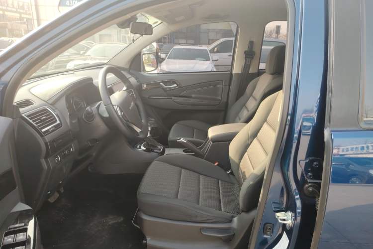 Used Isuzu D-MAX 2020 1.9T Two-Wheel Drive Automatic Comfort Edition China VI Standard RZ4E Hi-Power Left Front Seat