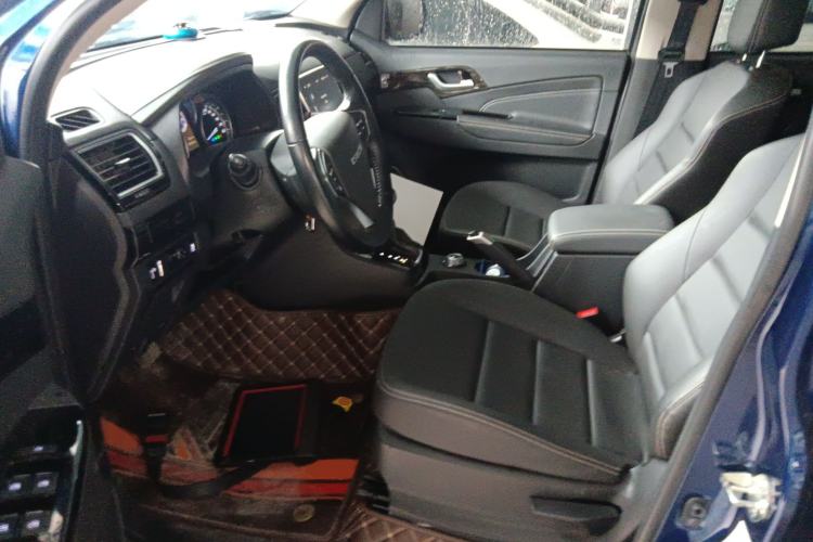 Used Isuzu D-MAX 2020 1.9T 4x4 Automatic Comfort Edition China VI Standard RZ4E Hi-Power Left Front Seat