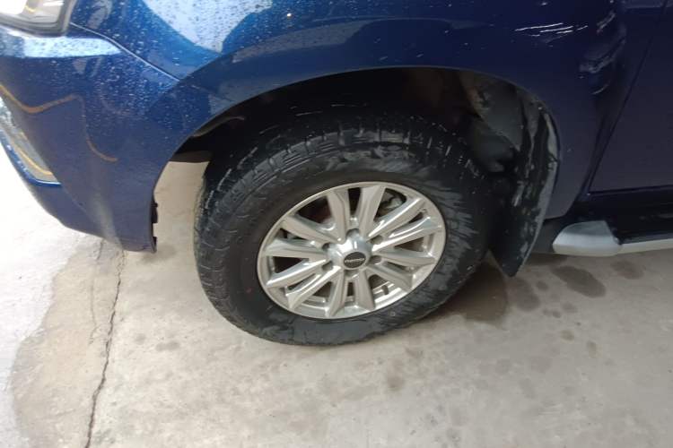 Used Isuzu D-MAX 2020 1.9T 4x4 Automatic Comfort Edition China VI Standard RZ4E Hi-Power Left Front Wheel Hub