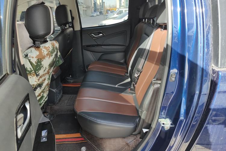 Used Isuzu D-MAX 2020 2.5T 4x4 Automatic Navigation Version China VI Standard Extended Length JE4D25Q6A Left Rear Seat