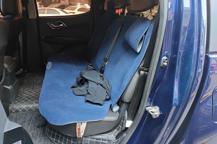Used Isuzu D-MAX 2020 2.5T Two-Wheel Drive Manual Flagship Version China VI Emission Standard JE4D25Q6A Left Rear Seat