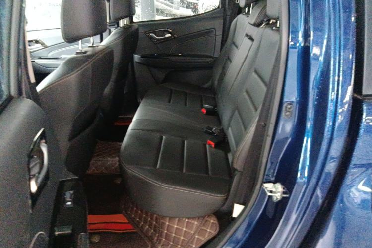 Used Isuzu D-MAX 2020 1.9T 4x4 Automatic Comfort Edition China VI Standard RZ4E Hi-Power Left Rear Seat