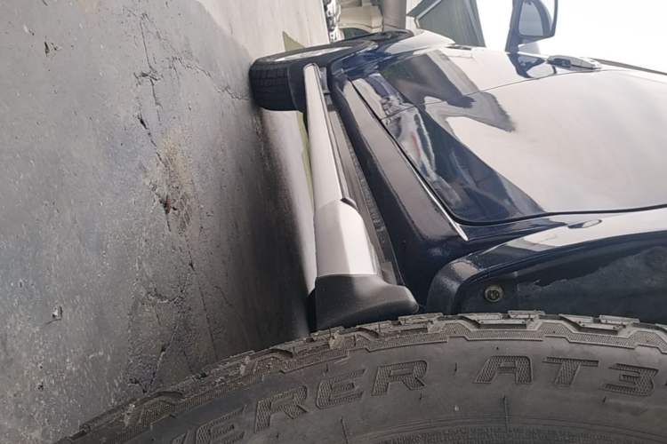 Used Isuzu D-MAX 2020 1.9T 4x4 Automatic Luxury Edition China VI Standard RZ4E Hi-Power Left Side Sill