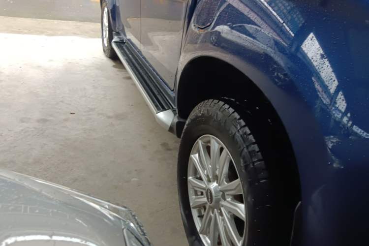 Used Isuzu D-MAX 2020 1.9T 4x4 Automatic Comfort Edition China VI Standard RZ4E Hi-Power Left Side Sill