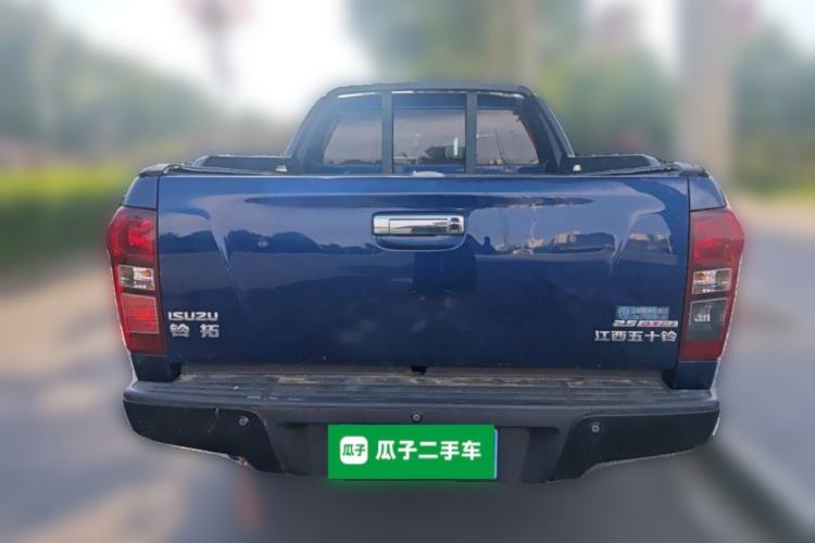 Used Isuzu D-MAX 2020 2.5T 4x4 Automatic Flagship Edition China VI Standard Extended Version JE4D25Q6A Rear