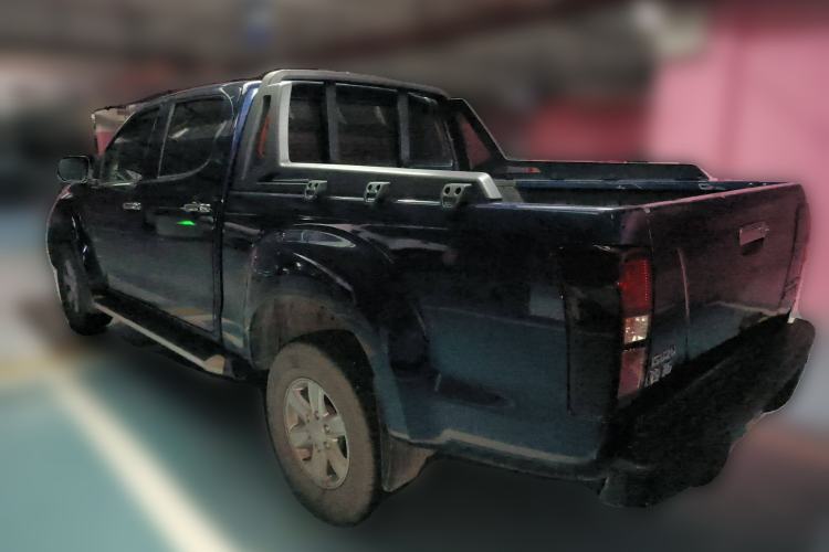 Used Isuzu D-MAX 2020 2.5T Two-Wheel Drive Automatic Navigation Version China VI Emission Standard Extended Length JE4D25Q6A Rear Left 45 Deg