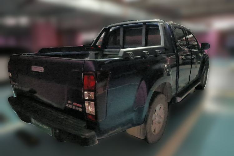 Used Isuzu D-MAX 2020 2.5T Two-Wheel Drive Automatic Navigation Version China VI Emission Standard Extended Length JE4D25Q6A Rear Right 45 Deg