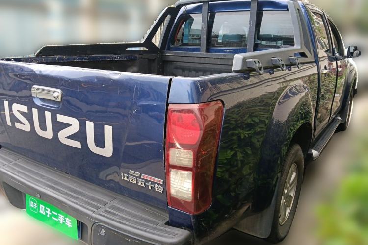 Used Isuzu D-MAX 2020 2.5T Two-Wheel Drive Automatic Flagship Edition China VI Standard Extended Version JE4D25Q6A Rear Right 45 Deg