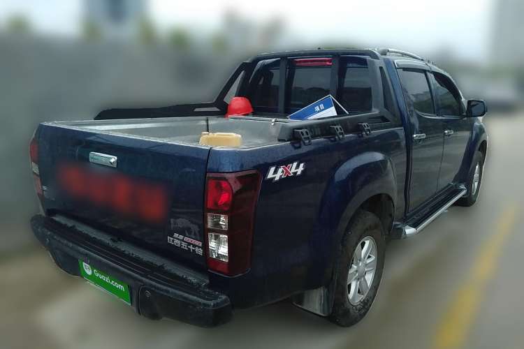 Used Isuzu D-MAX 2020 2.5T 4WD Manual Navigation Version China VI Standard Extended Length JE4D25Q6A Rear Right 45 Deg