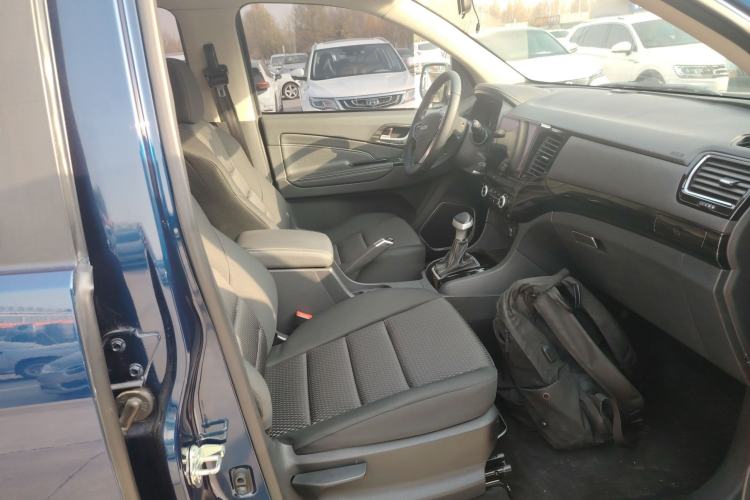 Used Isuzu D-MAX 2020 1.9T Two-Wheel Drive Automatic Comfort Edition China VI Standard RZ4E Hi-Power Right Front Seat