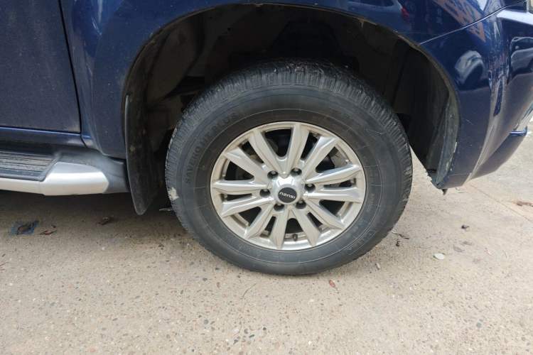 Used Isuzu D-MAX 2020 1.9T Two-Wheel Drive Manual Comfort Version China VI Standard RZ4E Hi-Power Right Front Wheel Hub