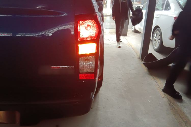 Used Isuzu D-MAX 2020 1.9T 4x4 Automatic Comfort Edition China VI Standard RZ4E Hi-Power Right Rear Taillight
