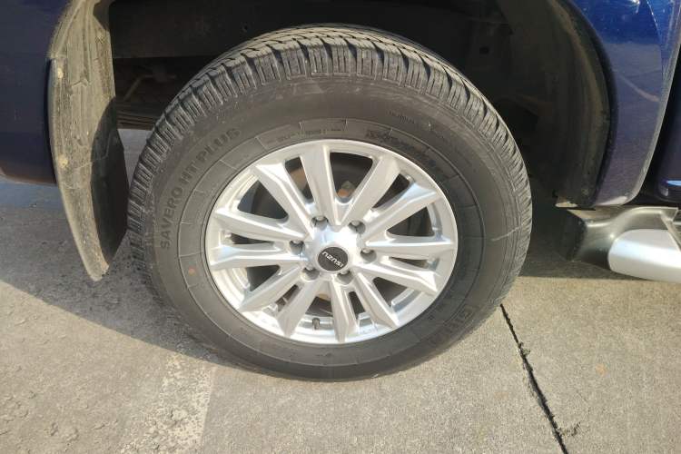Used Isuzu D-MAX 2020 1.9T Two-Wheel Drive Automatic Comfort Edition China VI Standard RZ4E Hi-Power Right Rear Wheel Hub