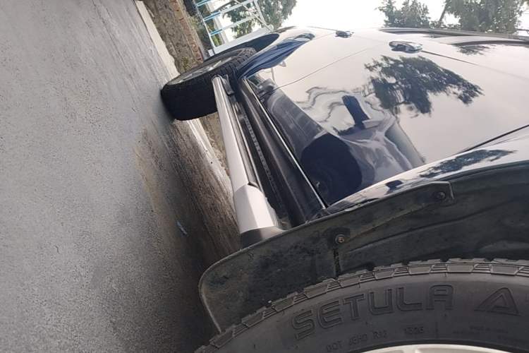 Used Isuzu D-MAX 2020 1.9T 4x4 Automatic Luxury Edition China VI Standard RZ4E Hi-Power Right Side Sill