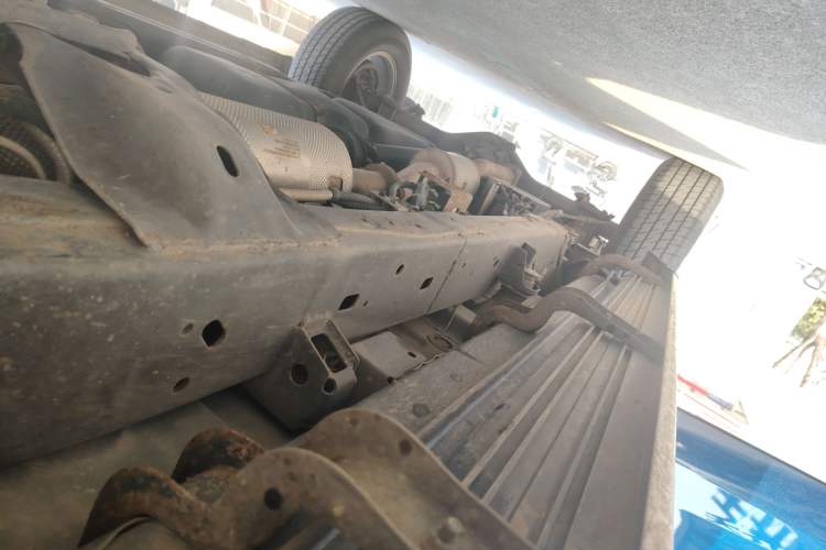 Used Isuzu D-MAX 2020 1.9T Two-Wheel Drive Automatic Comfort Edition China VI Standard RZ4E Hi-Power Right Side Sill
