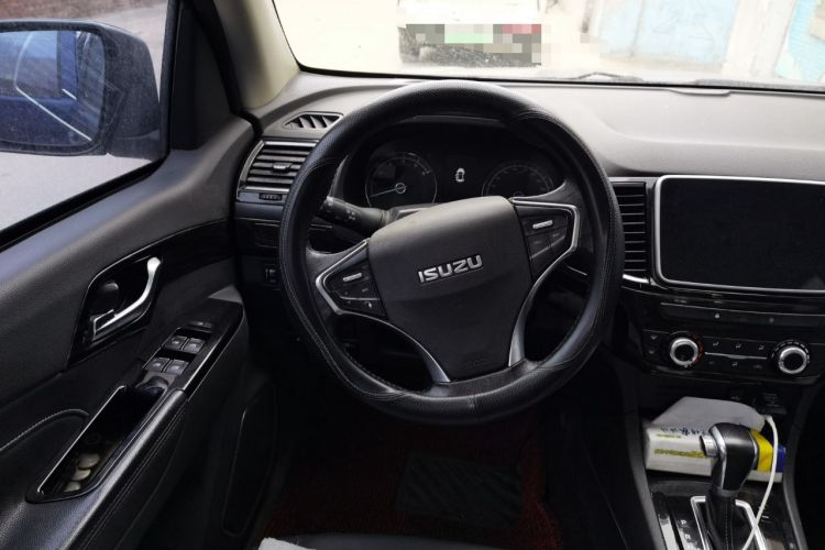 Used Isuzu D-MAX 2020 2.5T 4x4 Automatic Flagship Edition China VI JE4D25Q6A Steering Wheel