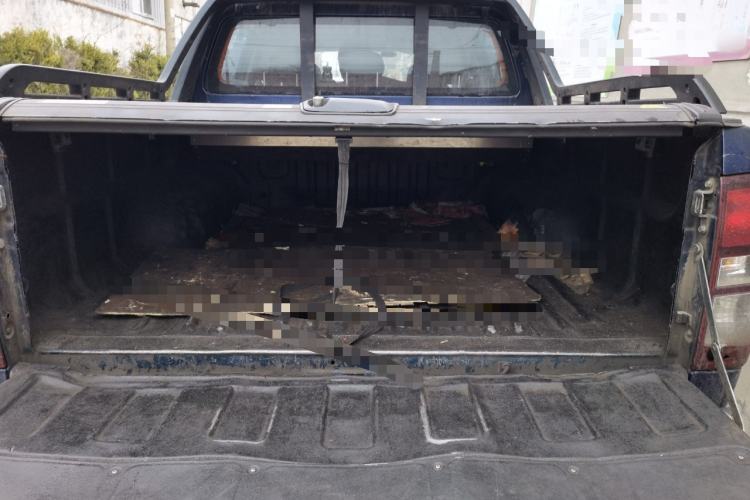 Used Isuzu D-MAX 2020 2.5T 4x4 Automatic Flagship Edition China VI JE4D25Q6A Trunk