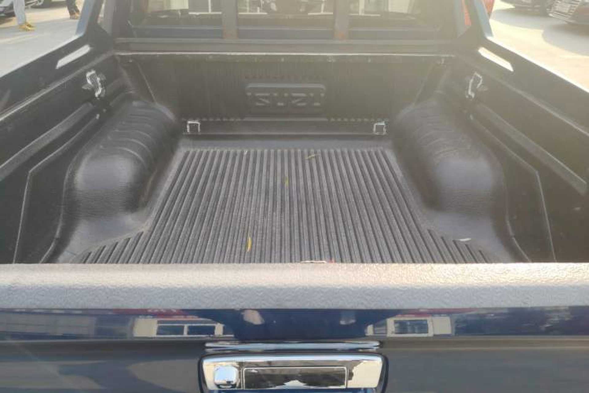 Used Isuzu D-MAX 2020 1.9T Two-Wheel Drive Automatic Comfort Edition China VI Standard RZ4E Hi-Power Trunk