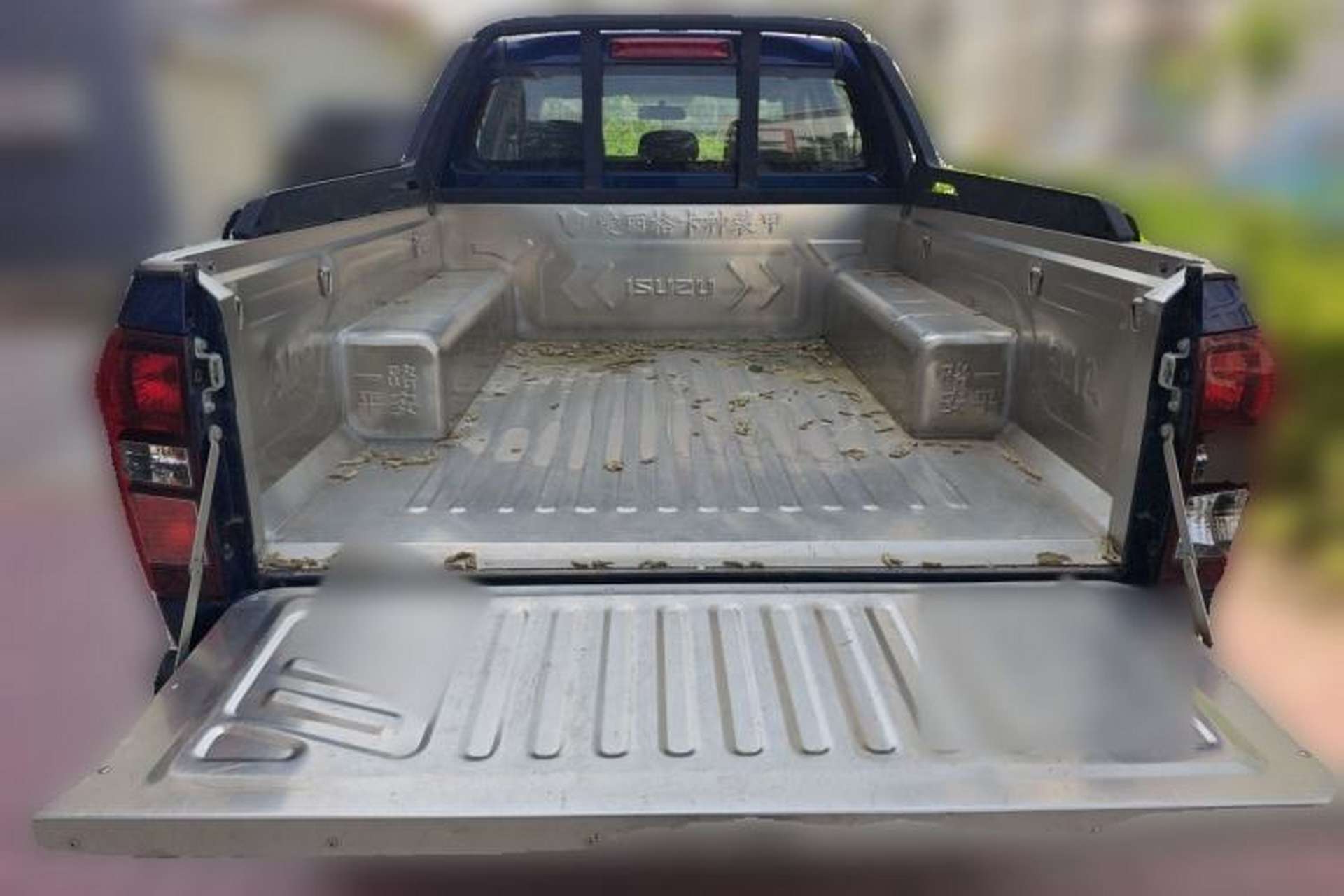 Used Isuzu D-MAX 2020 2.5T 4WD Manual Navigation Version China VI Standard Extended Length JE4D25Q6A Trunk
