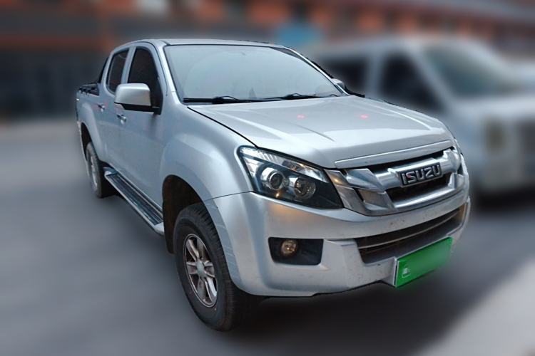 Used Isuzu D-MAX 2020 2.5T Two-Wheel Drive Manual Navigation Version China VI Standard Extended Length JE4D25Q6A Front Right 45 Deg
