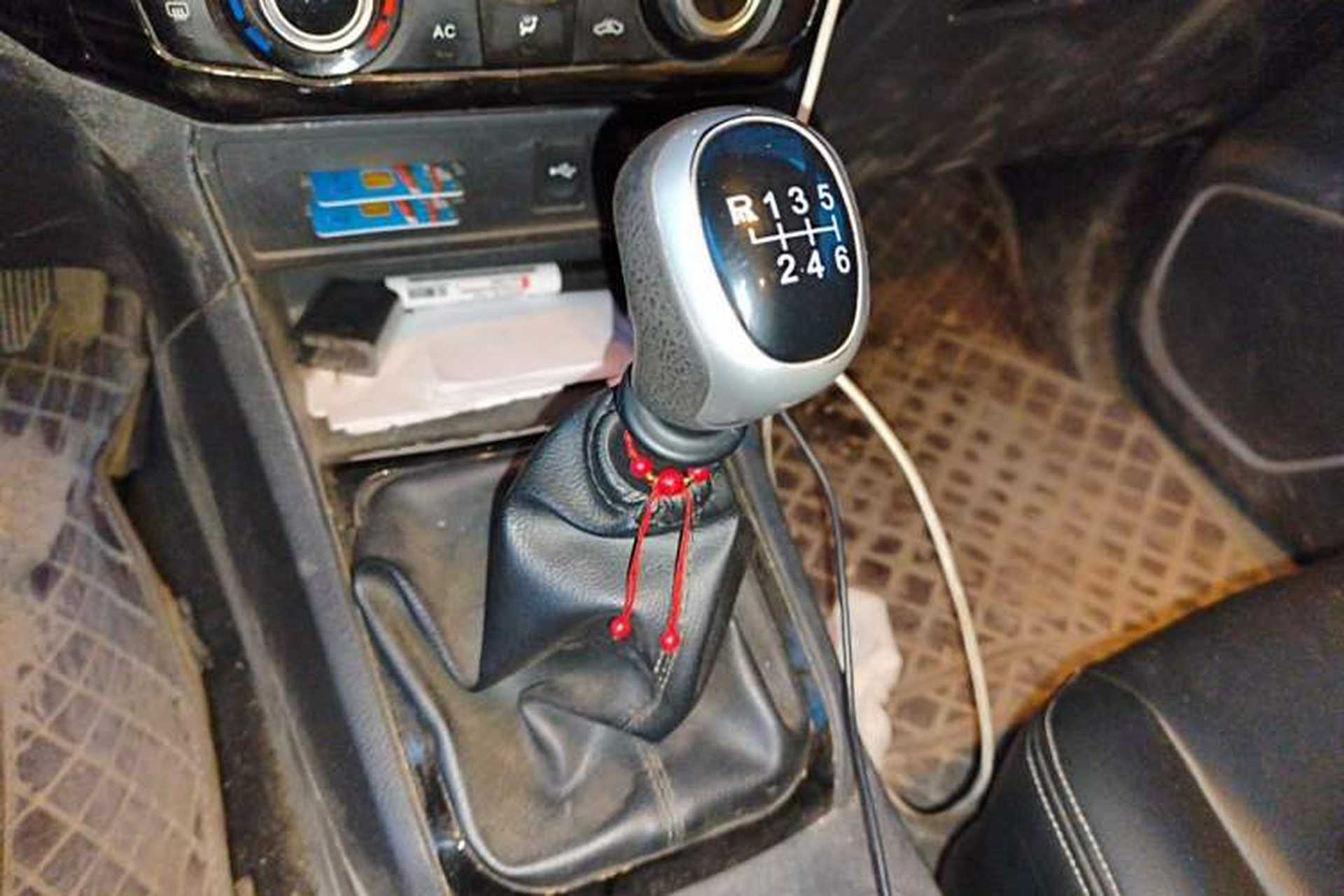 Used Isuzu D-MAX 2020 2.5T Two-Wheel Drive Manual Navigation Version China VI Standard Extended Length JE4D25Q6A Gear Lever