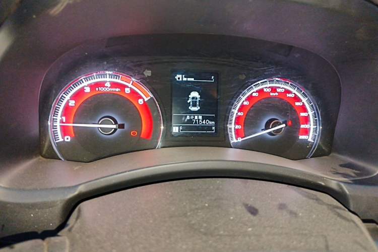 Used Isuzu D-MAX 2020 2.5T Two-Wheel Drive Manual Navigation Version China VI Standard Extended Length JE4D25Q6A Odometer Close Up