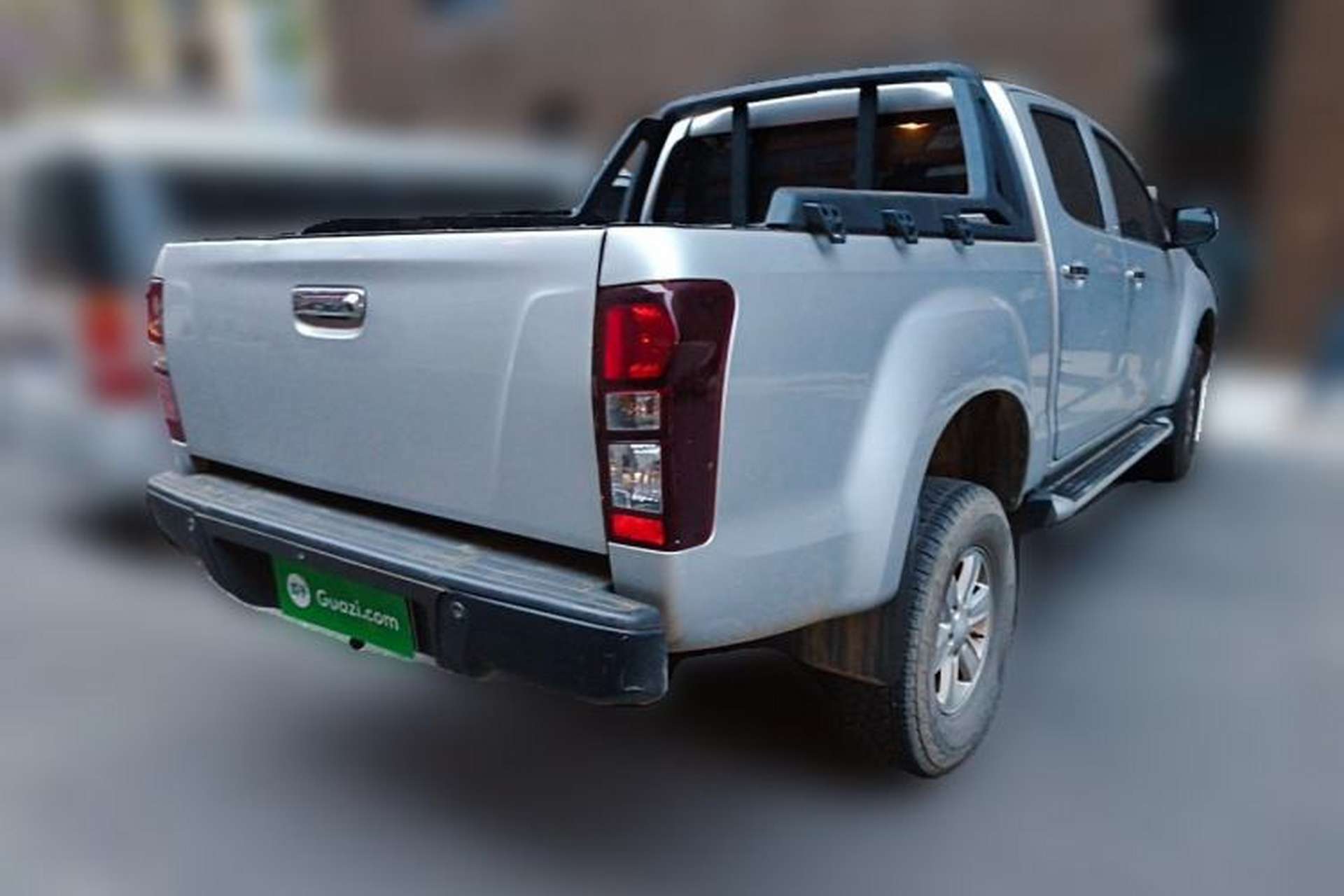 Used Isuzu D-MAX 2020 2.5T Two-Wheel Drive Manual Navigation Version China VI Standard Extended Length JE4D25Q6A Rear Right 45 Deg