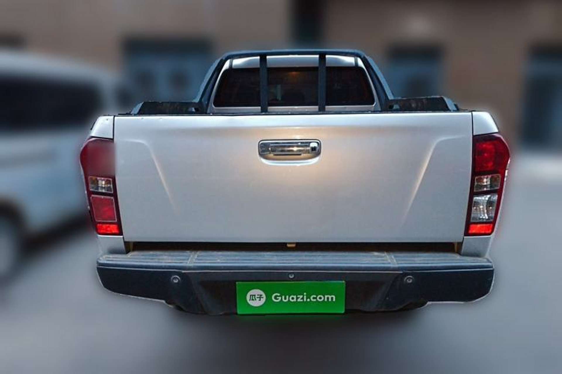 Used Isuzu D-MAX 2020 2.5T Two-Wheel Drive Manual Navigation Version China VI Standard Extended Length JE4D25Q6A Rear